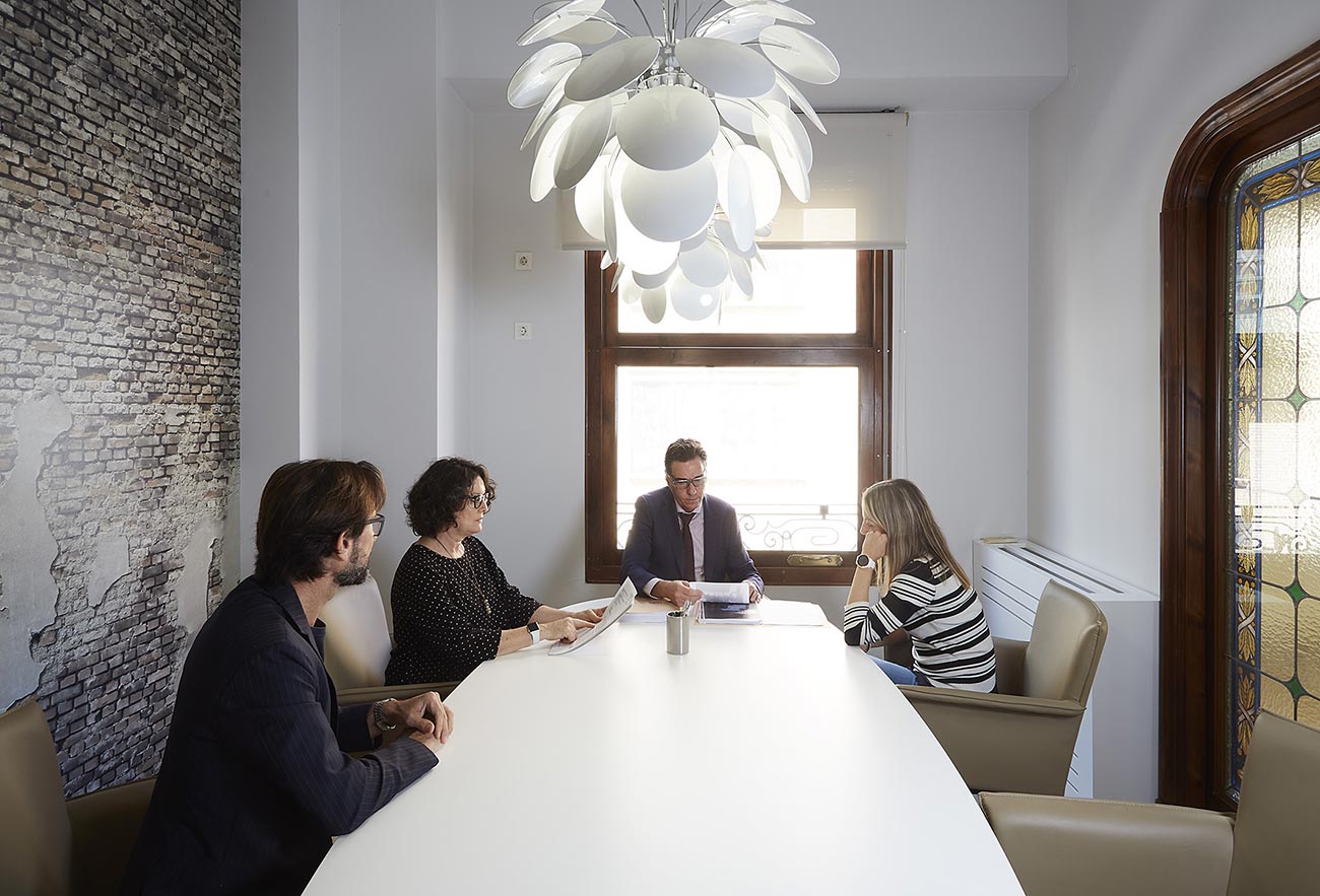 Despacho de Emilio Pérez Mora